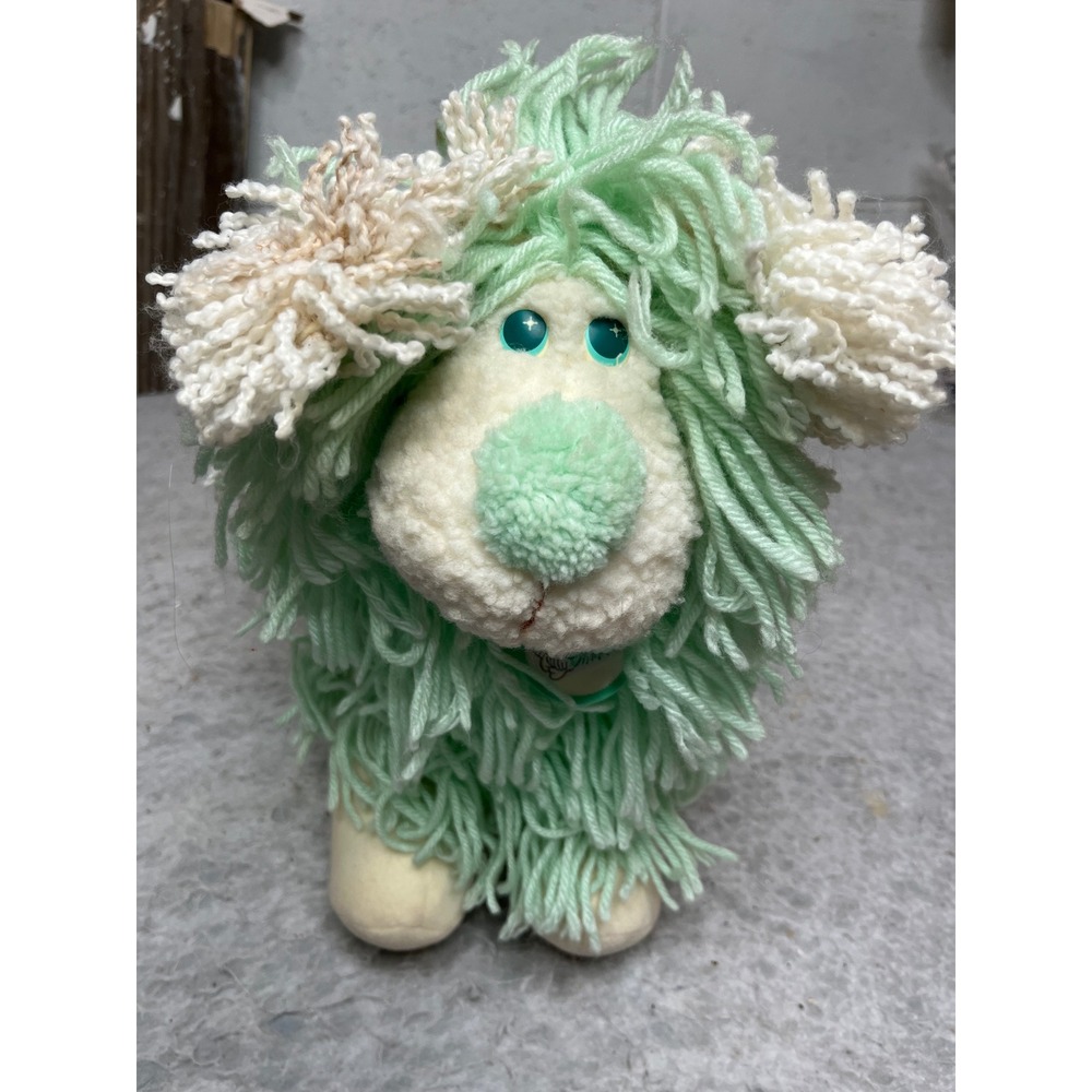 Vintage 1986 Kenner Fluppy Dogs Plush Walt Disney Green White Yarn Hair Toy